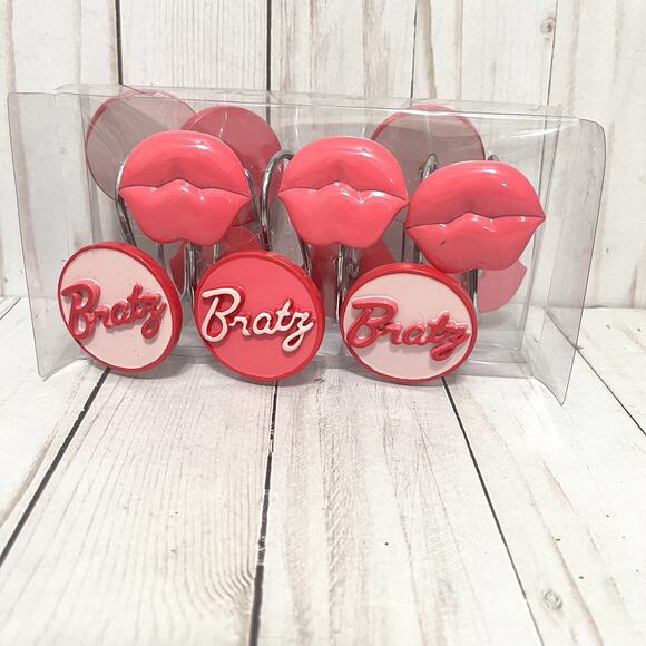 Y2K MGA Bratz Dolls Kisses Shower Curtain Hangers Set of 12 New in Box - Picture 3 of 5